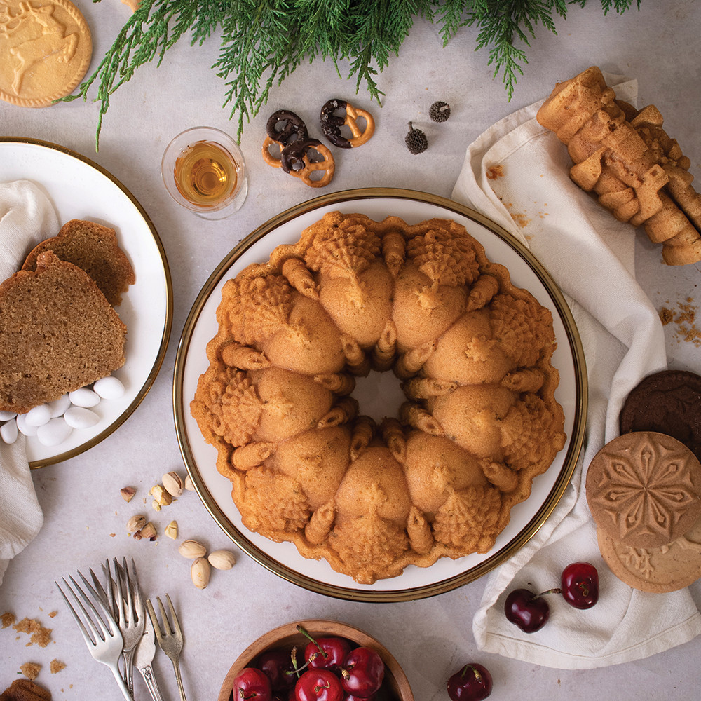Very Merry Bundt® PanVery Merry Bundt® Pan - Image 4