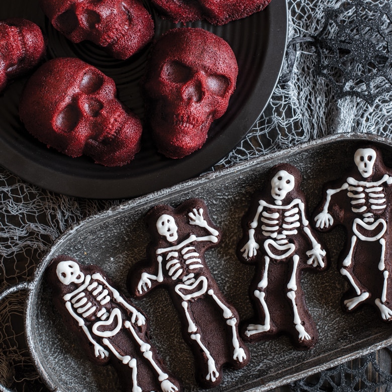 Spooky Skeleton Cakelet PanSpooky Skeleton Cakelet Pan - Image 6