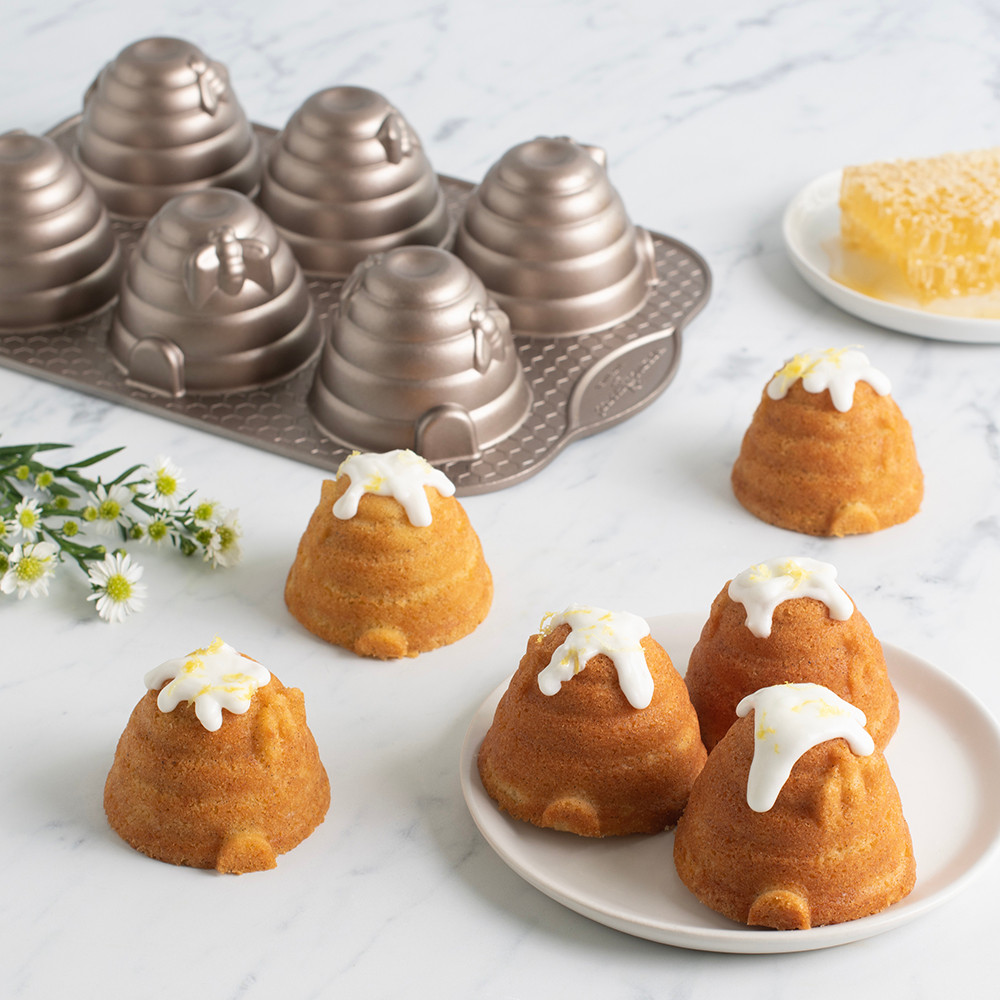 Beehive Cakelet PanBeehive Cakelet Pan - Image 3