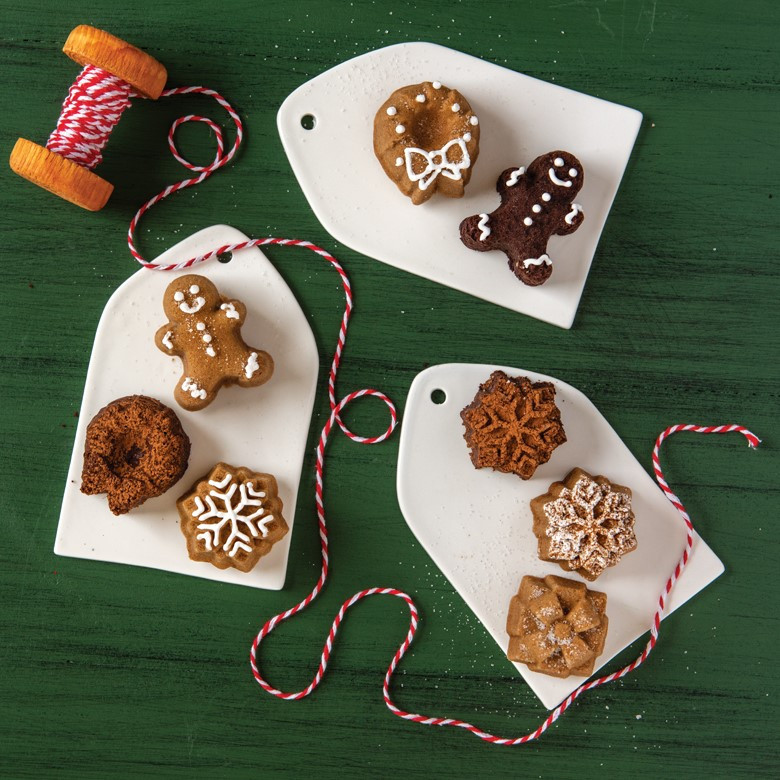 Holiday Teacakes Cakelet PanHoliday Teacakes Cakelet Pan - Image 2