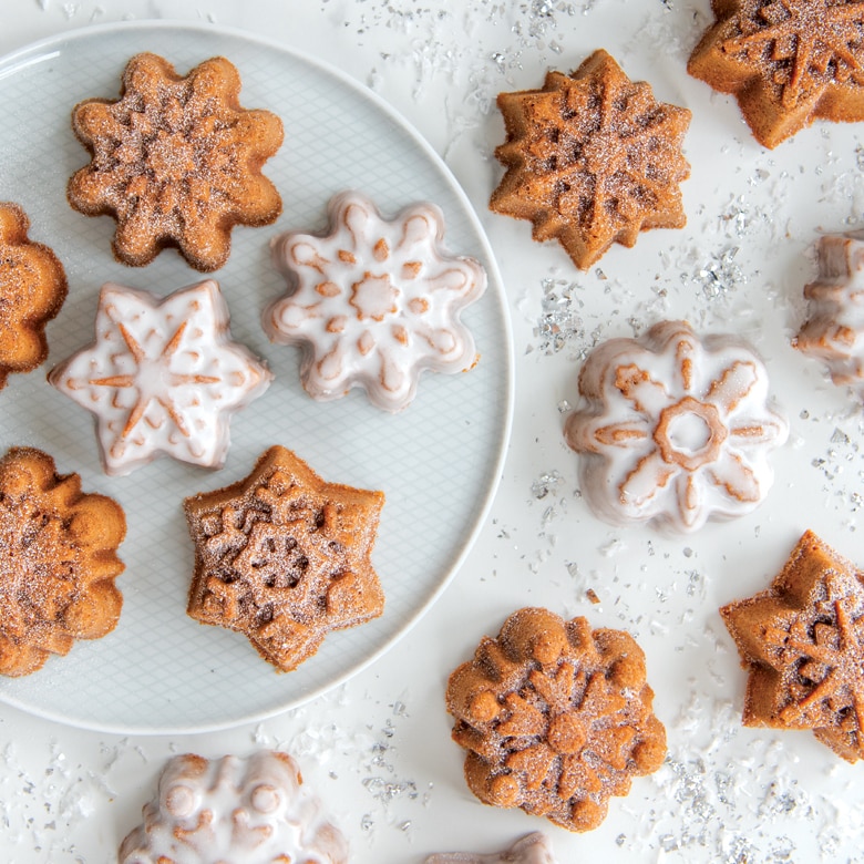 Frozen Snowflake Cakelet PanFrozen Snowflake Cakelet Pan - Image 3