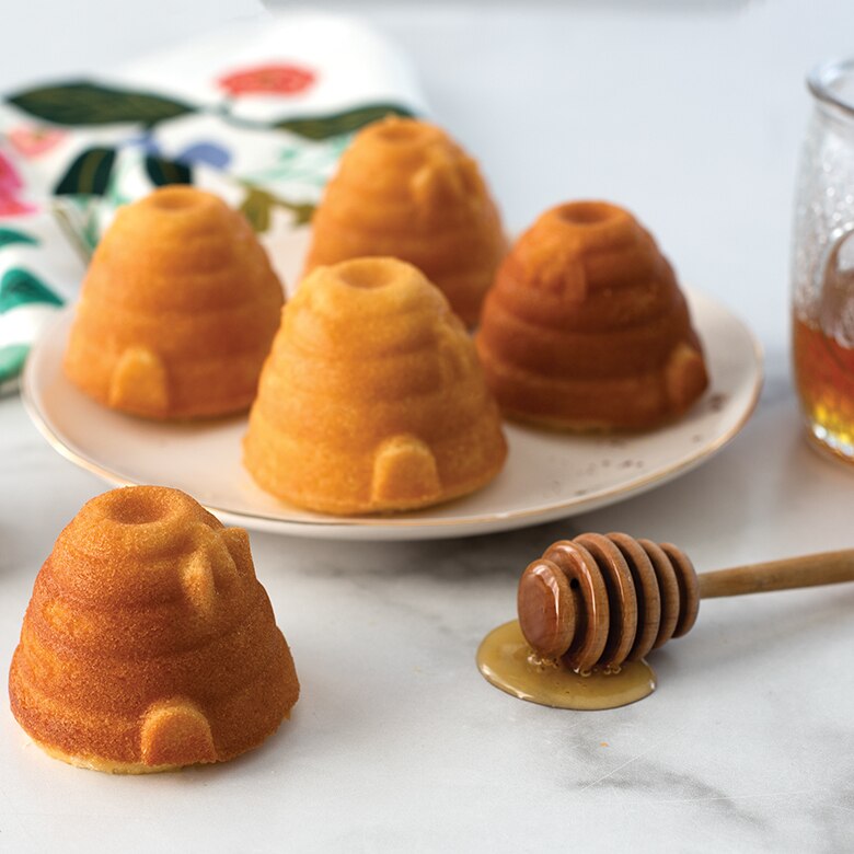 Beehive Cakelet PanBeehive Cakelet Pan - Image 4