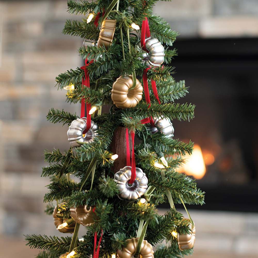 Bundt® Collectible OrnamentBundt® Collectible Ornament - Image 6
