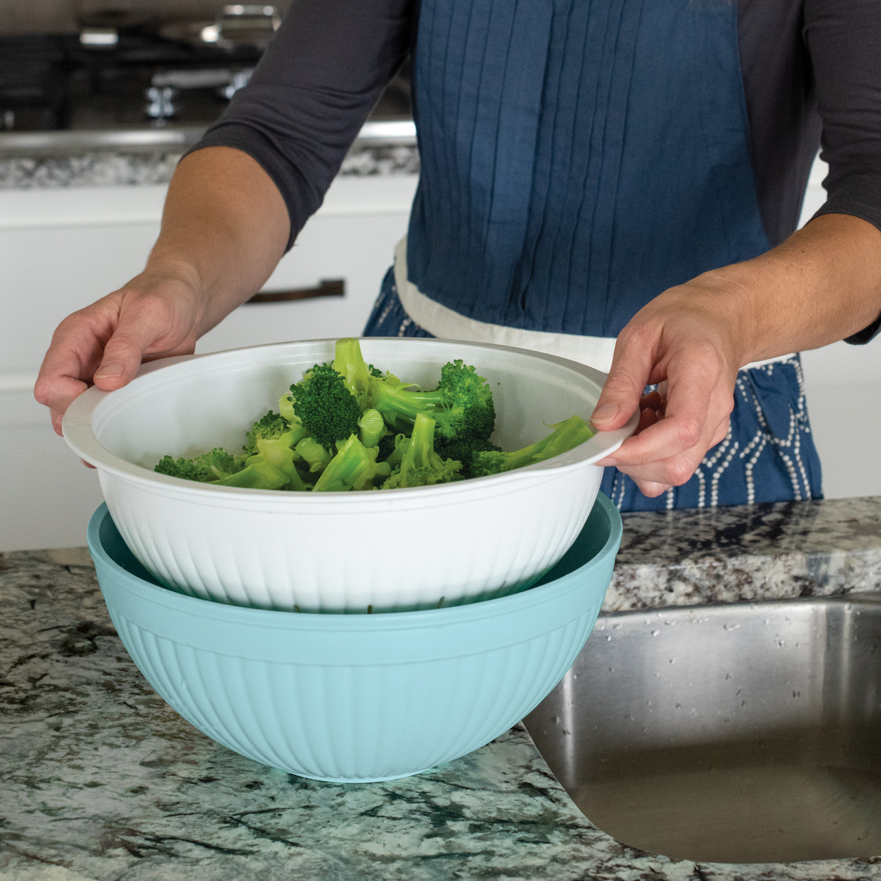 2-in-1 Colander and Bowl Set2-in-1 Colander and Bowl Set - Image 4