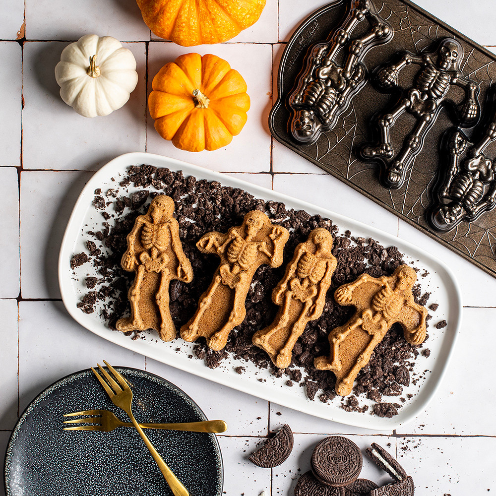 Spooky Skeleton Cakelet PanSpooky Skeleton Cakelet Pan - Image 2