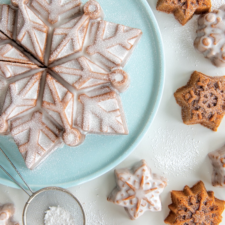 Frozen Snowflake Cakelet PanFrozen Snowflake Cakelet Pan - Image 7