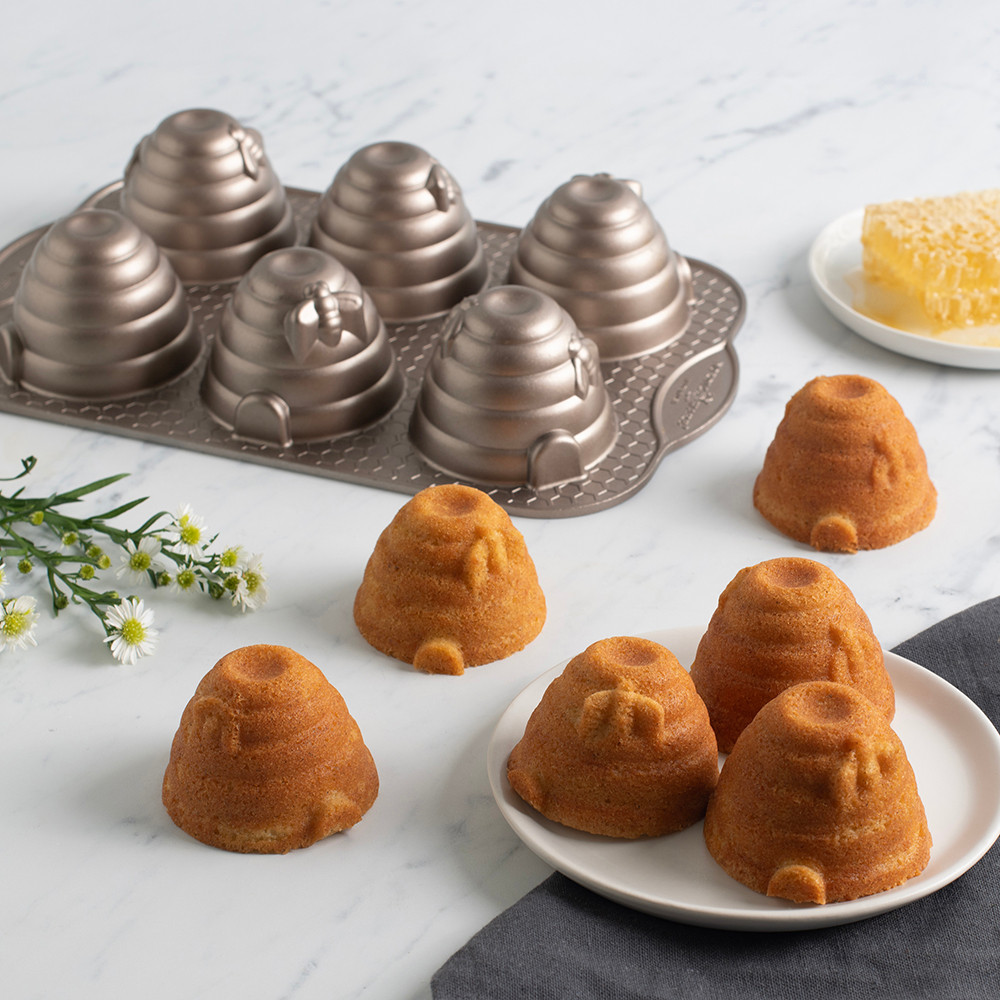 Beehive Cakelet PanBeehive Cakelet Pan - Image 2