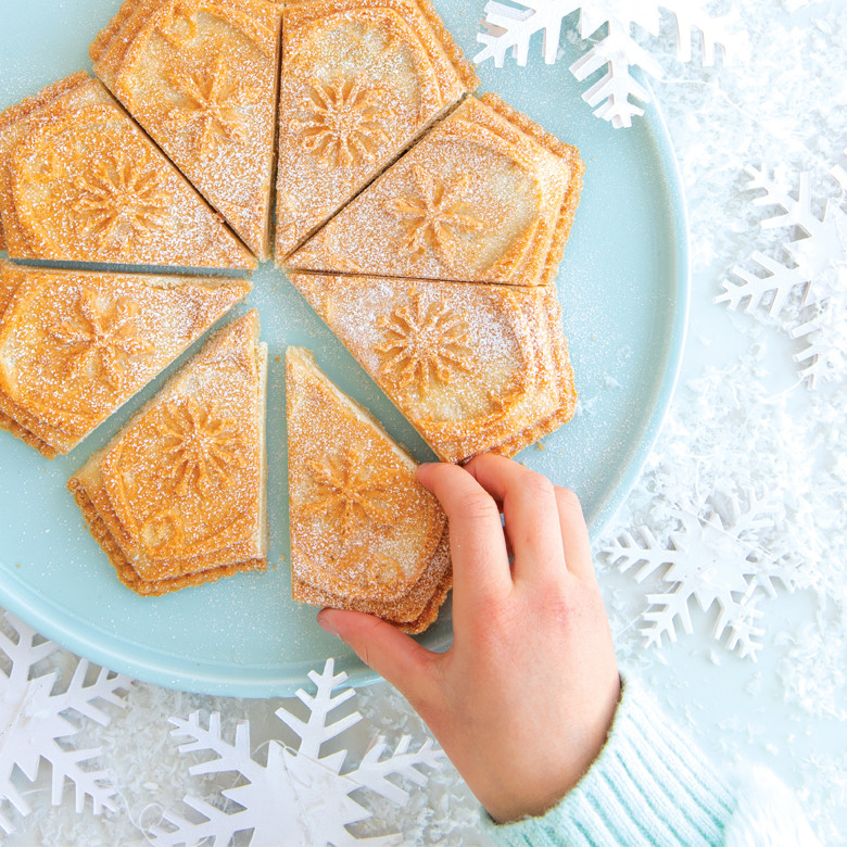 Sweet Snowflakes Shortbread PanSweet Snowflakes Shortbread Pan - Image 5