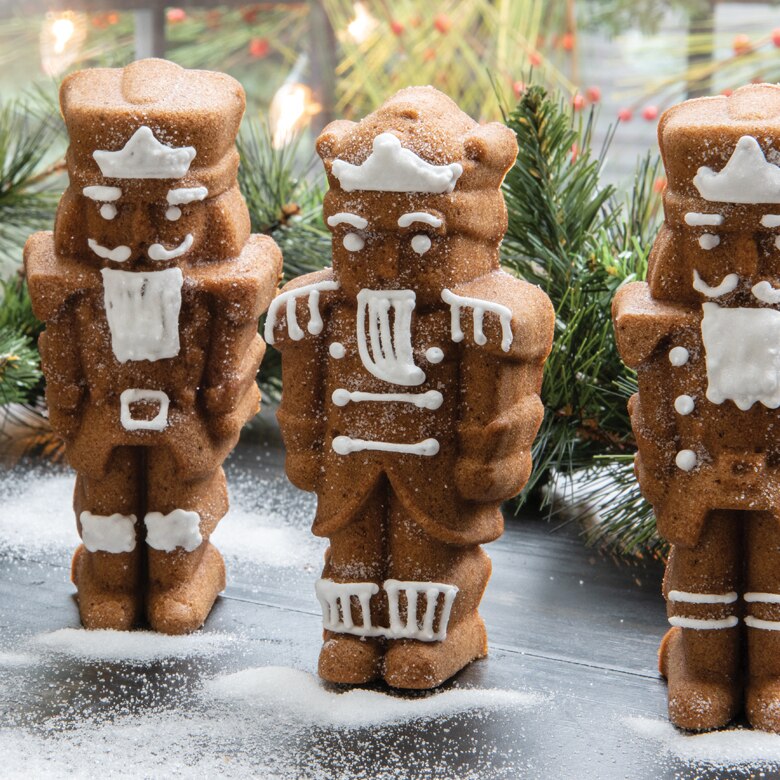 Nutcracker Cakelet PanNutcracker Cakelet Pan - Image 3