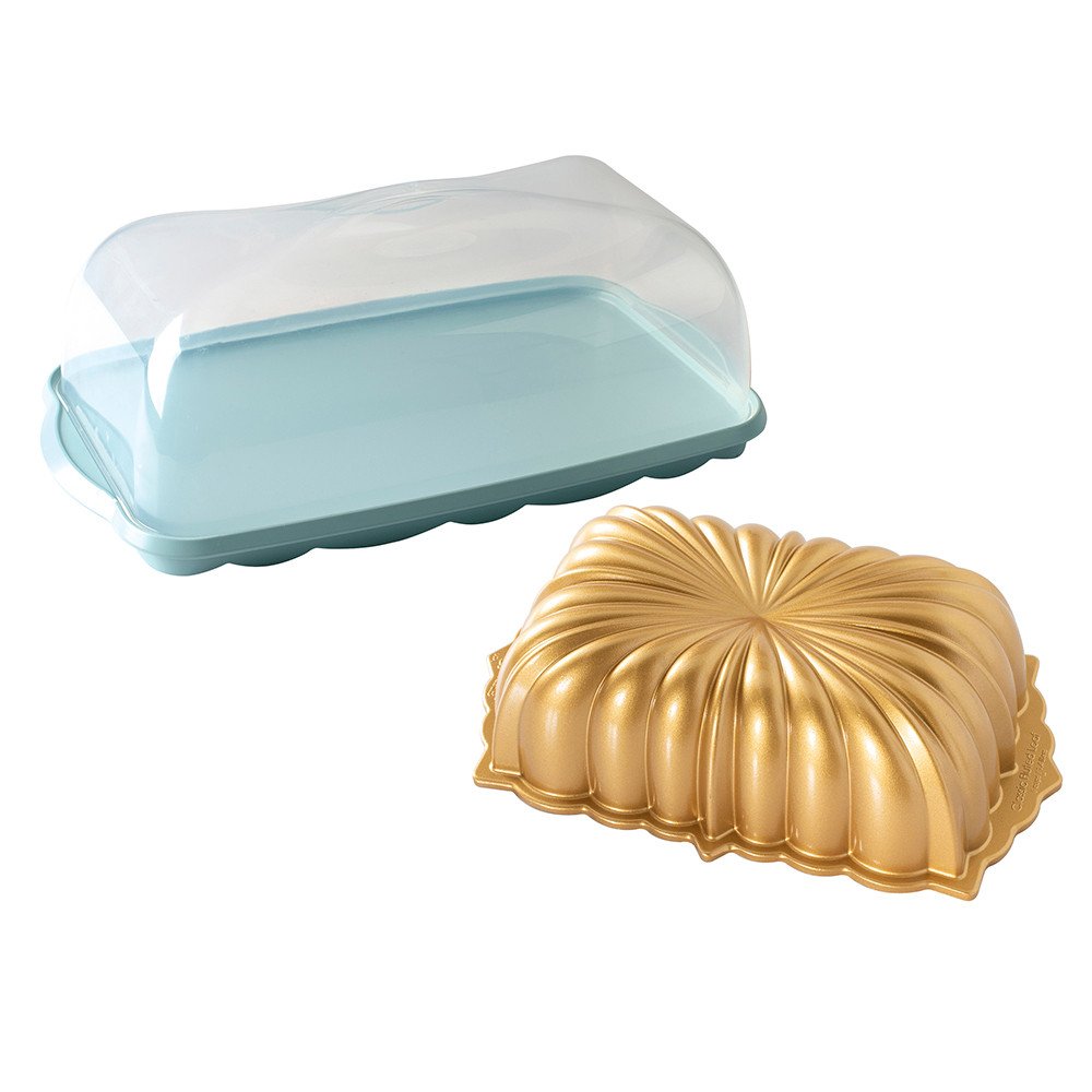 Cast Fluted Loaf Pan with KeeperCast Fluted Loaf Pan with Keeper