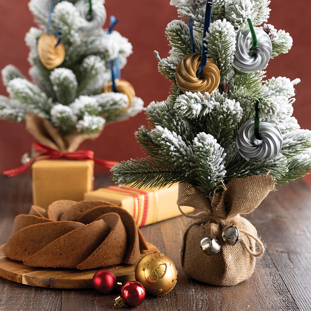 Heritage Bundt® Collectible OrnamentHeritage Bundt® Collectible Ornament - Image 5