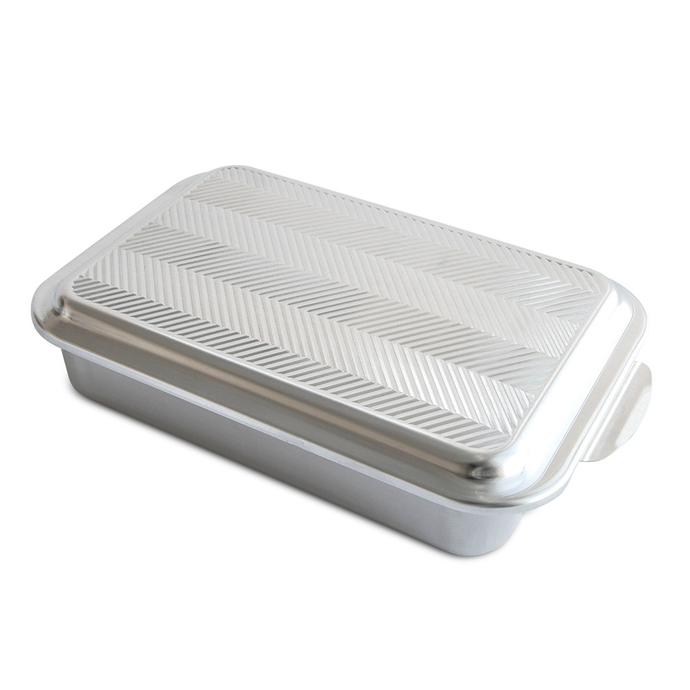 Classic 9 x 13 Pan with Embossed Prism LidClassic 9 x 13 Pan with Embossed Prism Lid