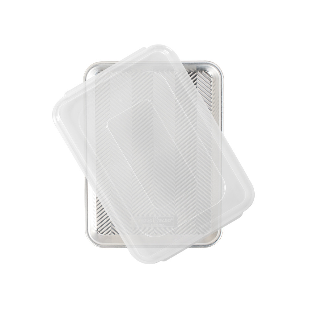 Prism Quarter Sheet Pan with LidPrism Quarter Sheet Pan with Lid