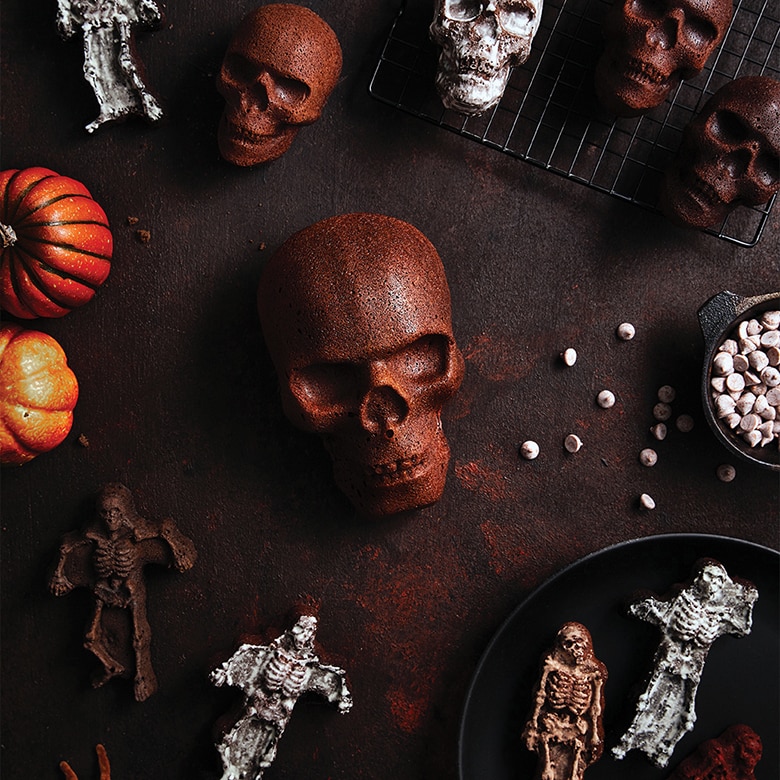 Spooky Skeleton Cakelet PanSpooky Skeleton Cakelet Pan - Image 8